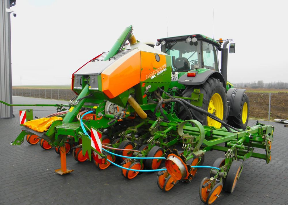 Amazone EDX 6000-2C Xpress 8 rzedowy, Nie Malowany, Stan Bardzo Dobry - Külvimasin: pilt 1 Amazone EDX 6000-2C Xpress 8 rzedowy, Nie Malowany, Stan Bardzo Dobry - Külvimasin: pilt 1