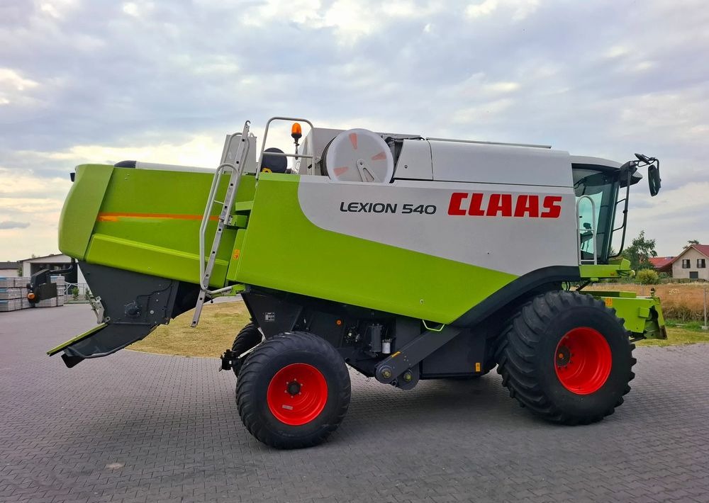 Claas Lexion 540 heder 6.6 m, Nie Malowany, Stan Bardzo Dobry - Kombain: pilt 4 Claas Lexion 540 heder 6.6 m, Nie Malowany, Stan Bardzo Dobry - Kombain: pilt 4