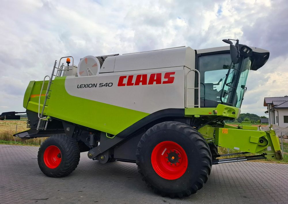 Claas Lexion 540 heder 6.6 m, Nie Malowany, Stan Bardzo Dobry - Kombain: pilt 3 Claas Lexion 540 heder 6.6 m, Nie Malowany, Stan Bardzo Dobry - Kombain: pilt 3
