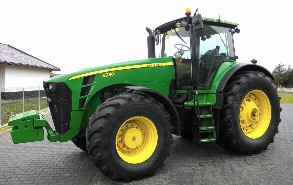 John Deere 8230 2009 Rok POWERSHIFT, Nie Malowany, Stan Bardzo Dobry - Traktor: pilt 2 John Deere 8230 2009 Rok POWERSHIFT, Nie Malowany, Stan Bardzo Dobry - Traktor: pilt 2
