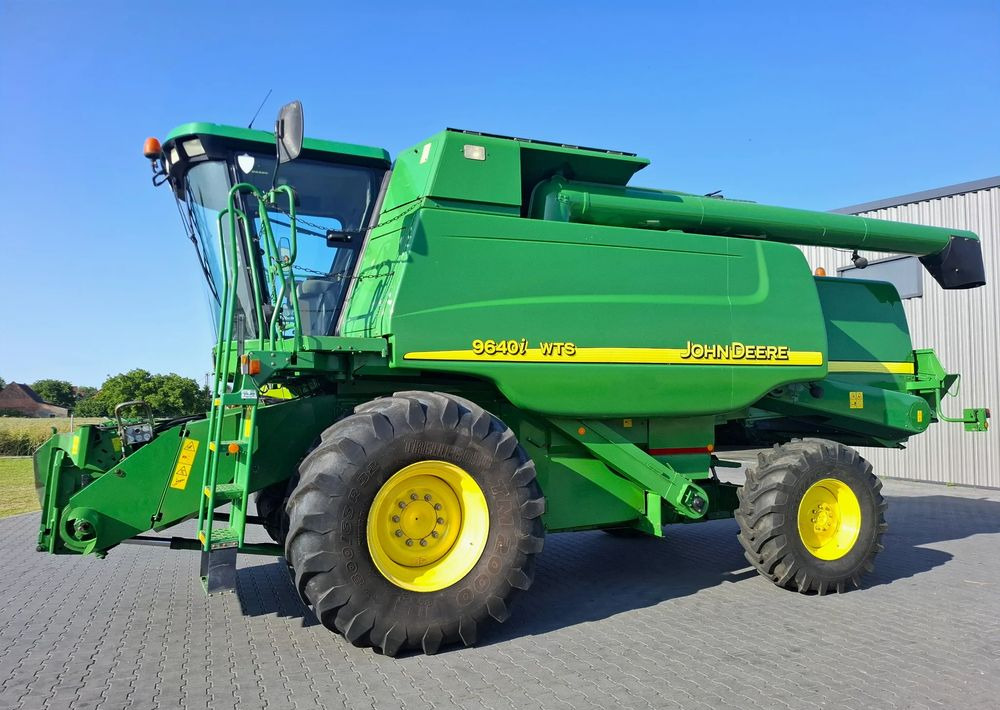 John Deere WTS 9640i 2005 Rok, heder 6,1m, Stol do rzepaku, Nie Malowany, Stan Bardzo Dobry - Kombain: pilt 1 John Deere WTS 9640i 2005 Rok, heder 6,1m, Stol do rzepaku, Nie Malowany, Stan Bardzo Dobry - Kombain: pilt 1