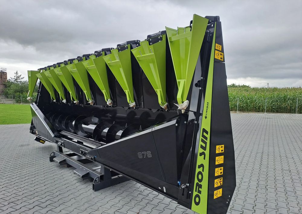 Oros Oros SUN 876 8 rzędowy, Nowe Przystawki do zbioru słonecznika - Päevalillekoristusmasin: pilt 2 Oros Oros SUN 876 8 rzędowy, Nowe Przystawki do zbioru słonecznika - Päevalillekoristusmasin: pilt 2