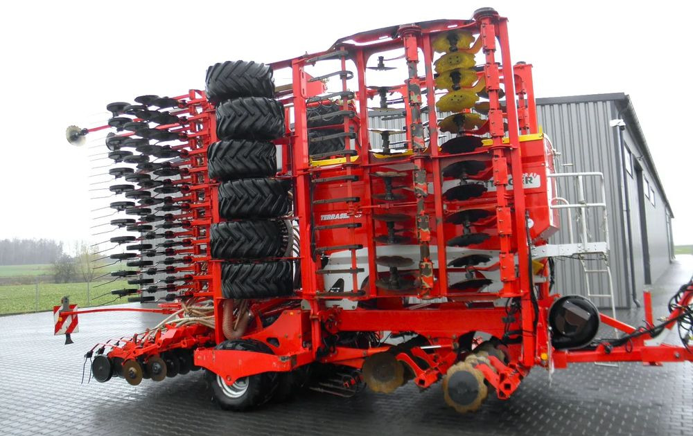 Pottinger Terrasem C9 Artis 2014 Rok, Nowe Elementy Robocze, Nie Malowany, Stan Idealny - Külvimasin: pilt 5 Pottinger Terrasem C9 Artis 2014 Rok, Nowe Elementy Robocze, Nie Malowany, Stan Idealny - Külvimasin: pilt 5