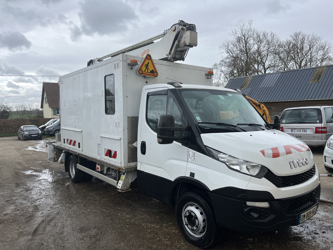 Iveco Daily 70-170 - Veoautolt tõusev platvorm: pilt 1 Iveco Daily 70-170 - Veoautolt tõusev platvorm: pilt 1