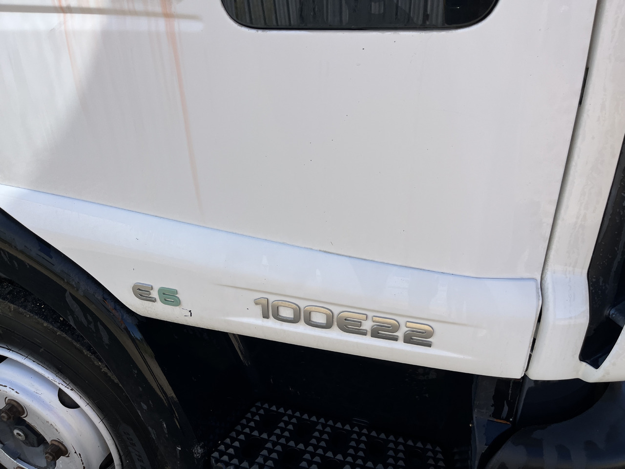 Iveco Eurocargo 100E22 caisse double cabine 7 places - Kasti veoauto: pilt 4 Iveco Eurocargo 100E22 caisse double cabine 7 places - Kasti veoauto: pilt 4