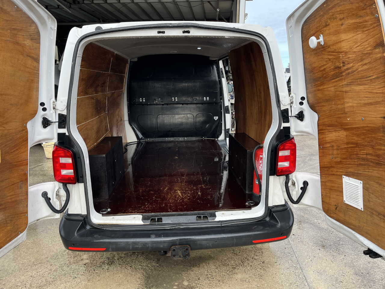 Volkswagen Transporter T6 2L tdi 150cv long bas 4x4 4motion - Kaubik: pilt 5 Volkswagen Transporter T6 2L tdi 150cv long bas 4x4 4motion - Kaubik: pilt 5