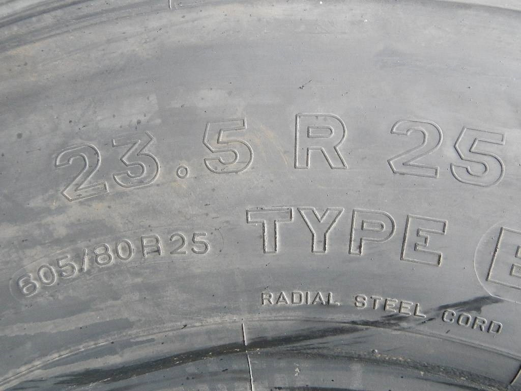 Michelin 23.5R25 XL B - USED AA - Rehv - Ehitusmasinad: pilt 4 Michelin 23.5R25 XL B - USED AA - Rehv - Ehitusmasinad: pilt 4
