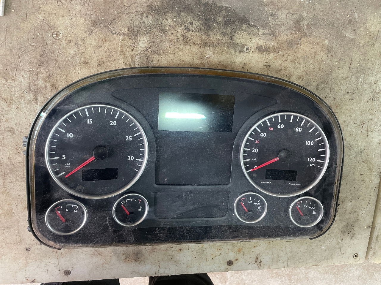 MAN MAN Lions City Kombiinstrument 81.272026224 81272026224 - Elektrisüsteem - Veoauto: pilt 1 MAN MAN Lions City Kombiinstrument 81.272026224 81272026224 - Elektrisüsteem - Veoauto: pilt 1