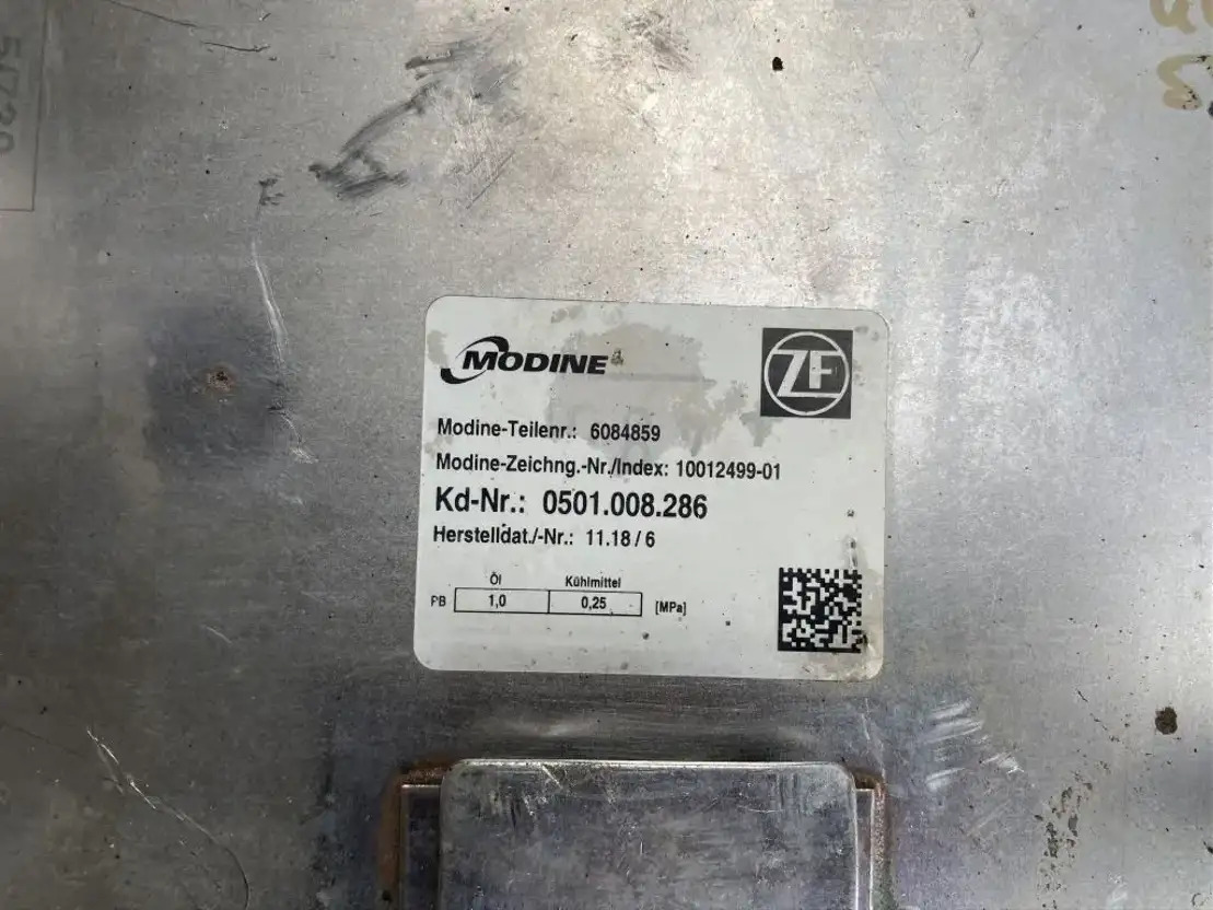 ZF ZF Ölkühler Wärmetauscher Getriebeölkühler Modine 0501.008.286 6084859 - Käigukast ja varuosad - Buss: pilt 2 ZF ZF Ölkühler Wärmetauscher Getriebeölkühler Modine 0501.008.286 6084859 - Käigukast ja varuosad - Buss: pilt 2