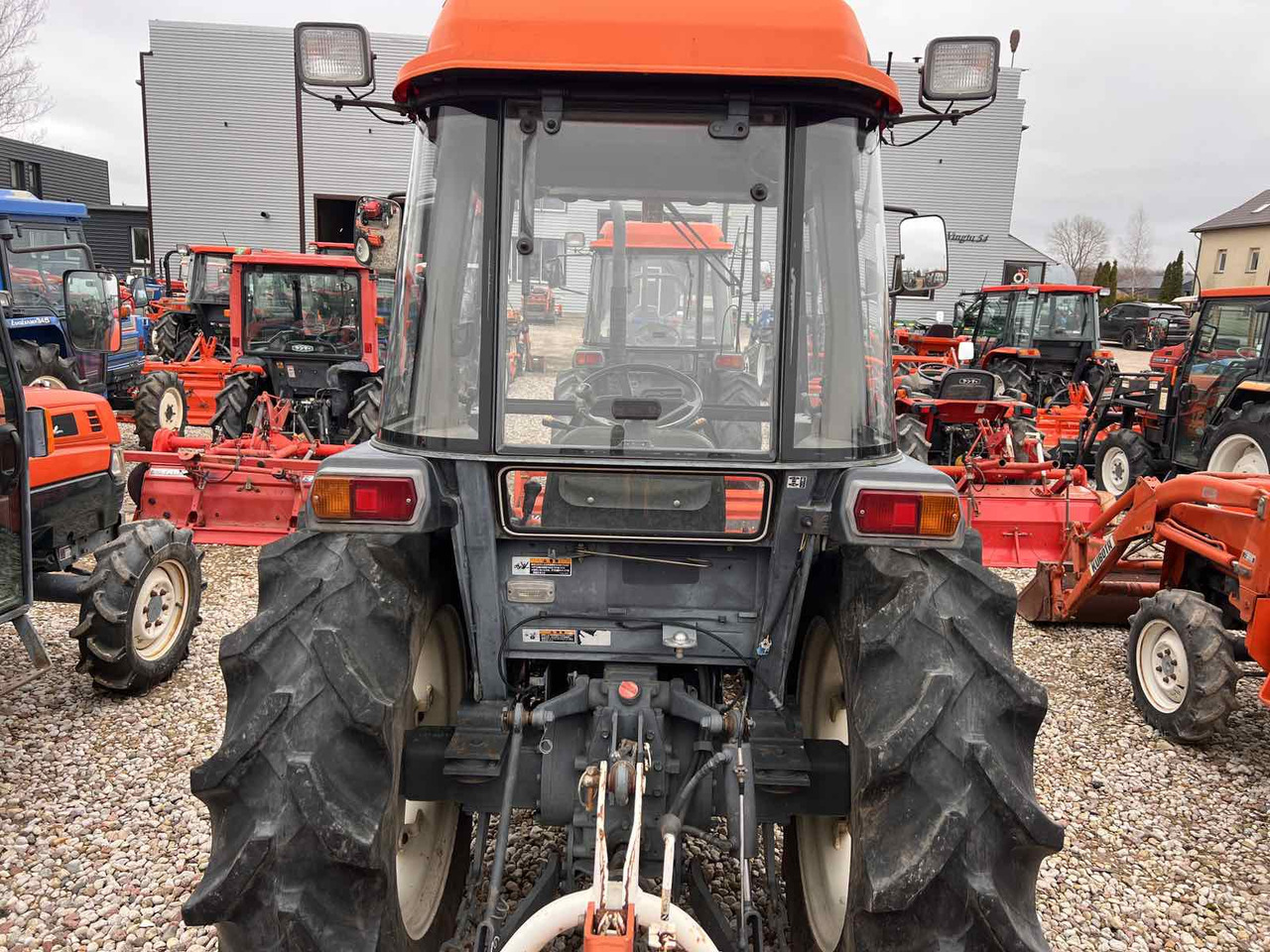 Kubota GL470 - Traktor: pilt 3 Kubota GL470 - Traktor: pilt 3