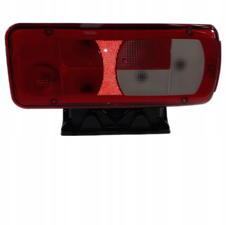 DAF LAMPA TYLNA PRAWA DAF 1875576 - Tagatuled: pilt 3 DAF LAMPA TYLNA PRAWA DAF 1875576 - Tagatuled: pilt 3