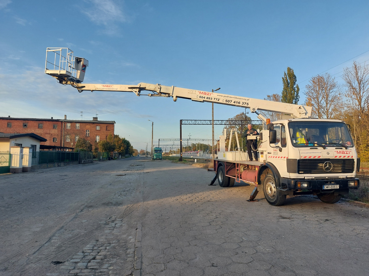 Wumag Mercedes 1414, 400V Wumag WT220 hydraulik - Veoautolt tõusev platvorm: pilt 4 Wumag Mercedes 1414, 400V Wumag WT220 hydraulik - Veoautolt tõusev platvorm: pilt 4