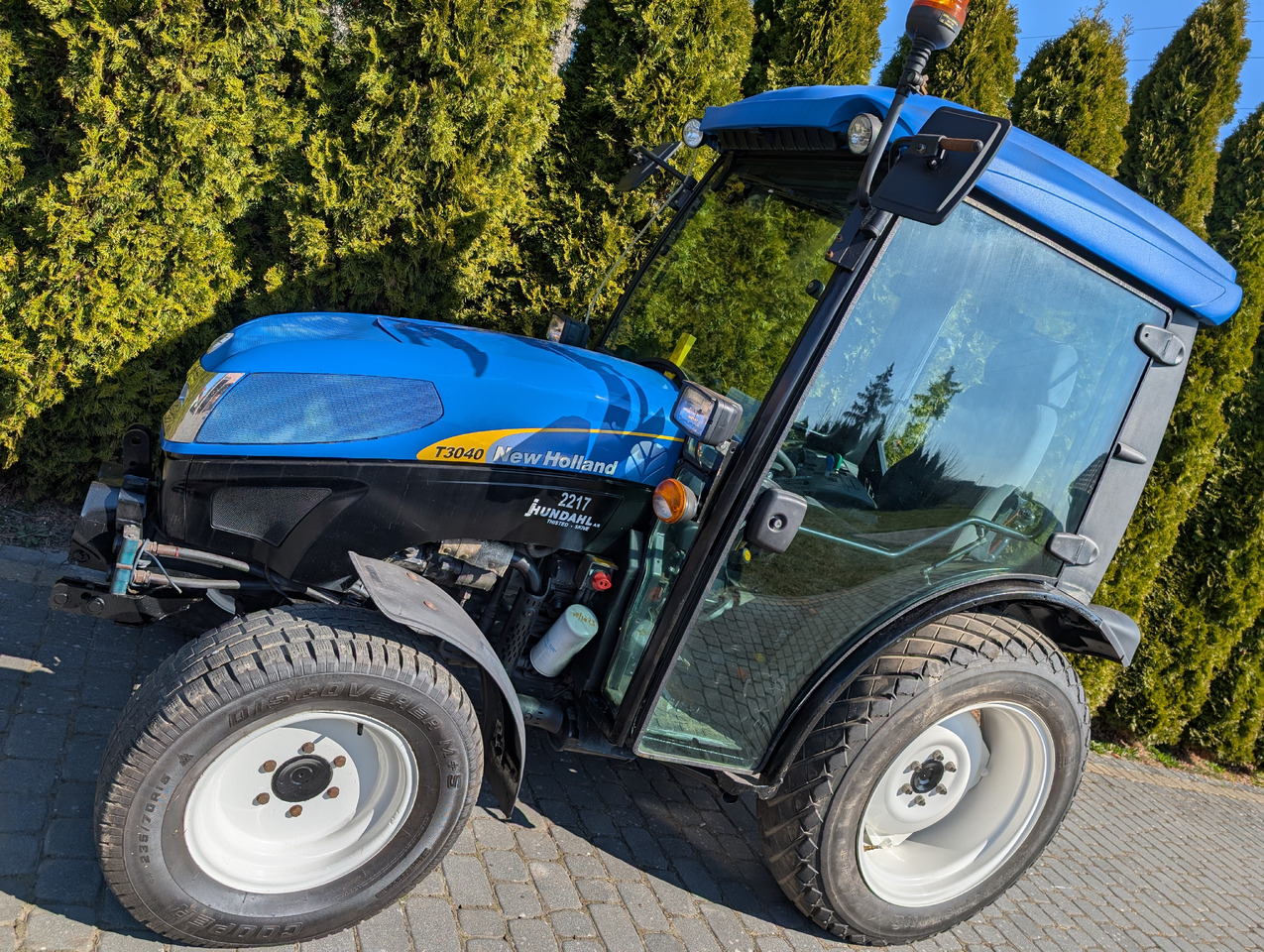 New Holland T3040F - Väiketraktor: pilt 2 New Holland T3040F - Väiketraktor: pilt 2