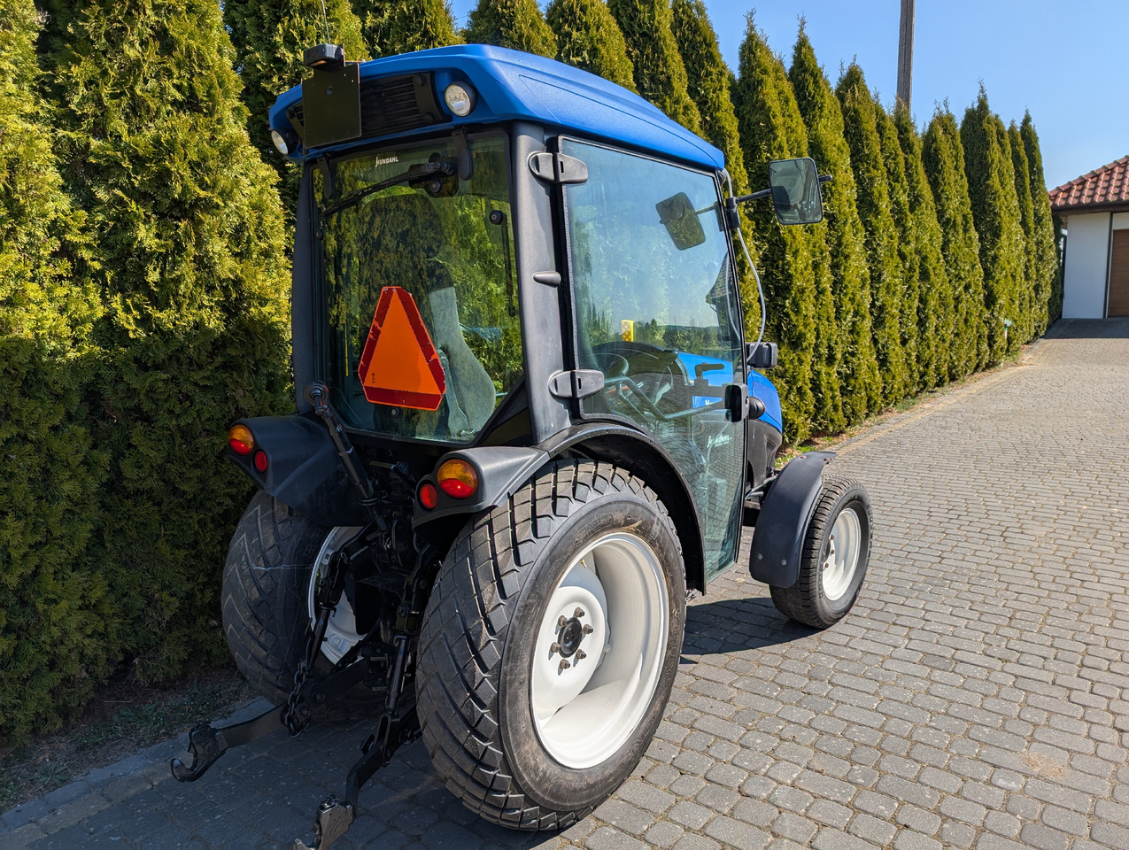 New Holland T3040F - Väiketraktor: pilt 4 New Holland T3040F - Väiketraktor: pilt 4