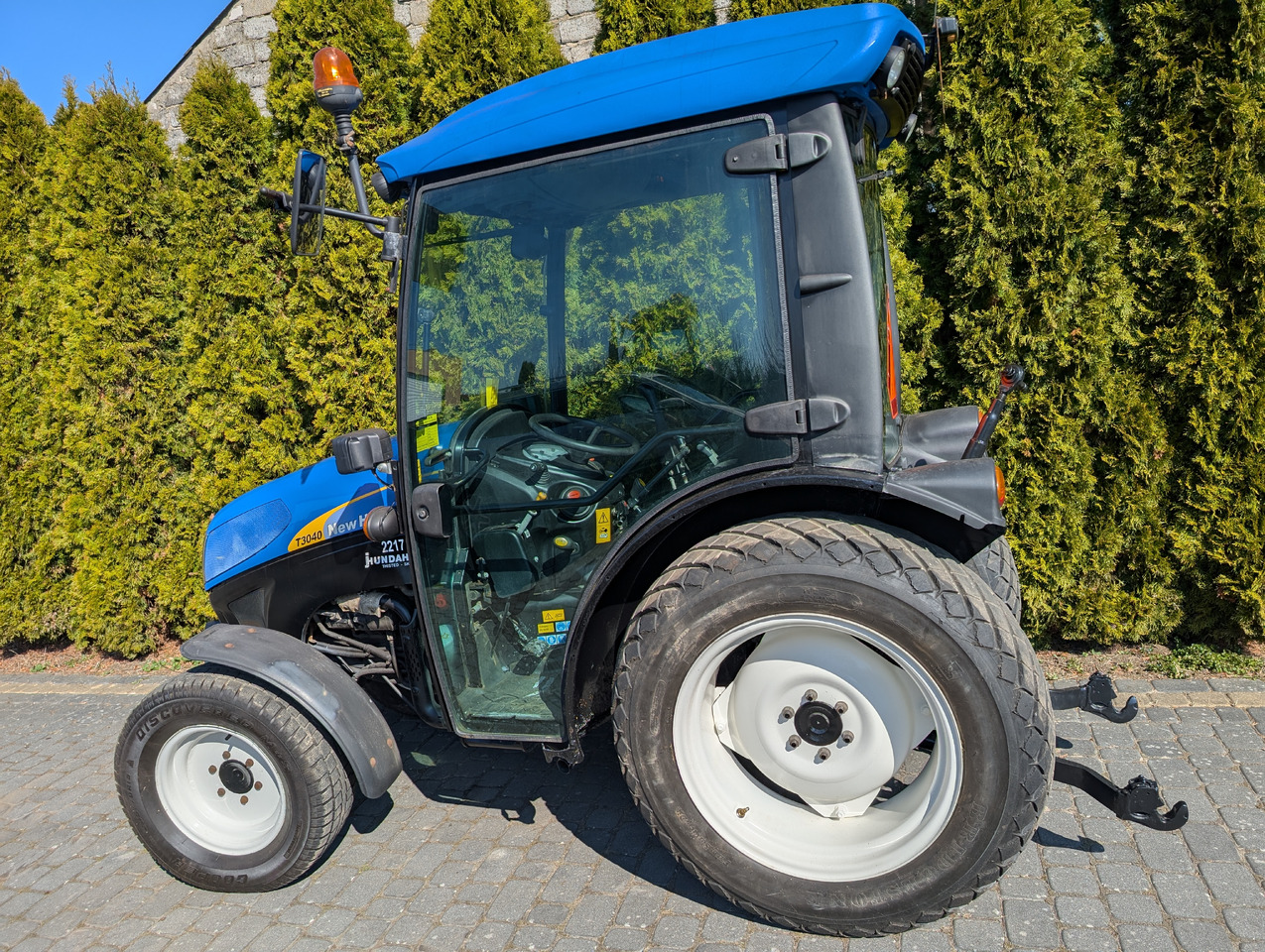 New Holland T3040F - Väiketraktor: pilt 3 New Holland T3040F - Väiketraktor: pilt 3