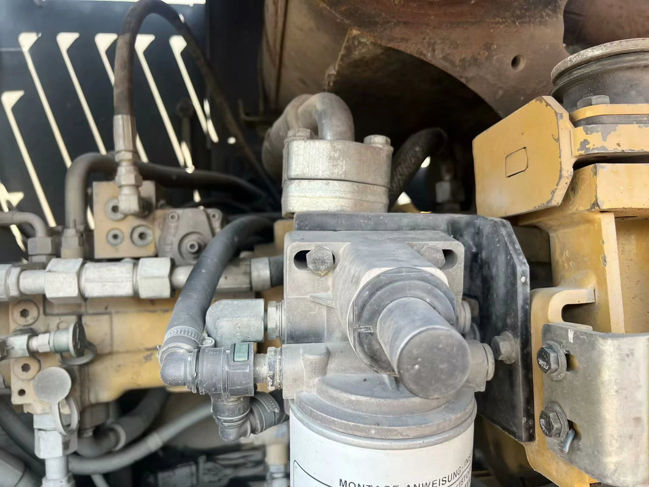 Ratastel ekskavaator CATERPILLAR M317D2: pilt 6