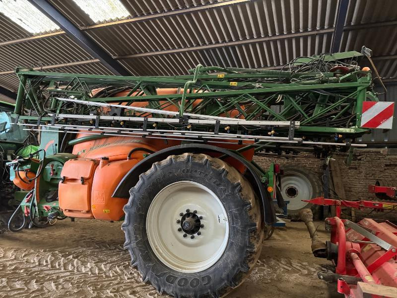 AMAZONE UX5200 - Järelveetav pritsija: pilt 2 AMAZONE UX5200 - Järelveetav pritsija: pilt 2