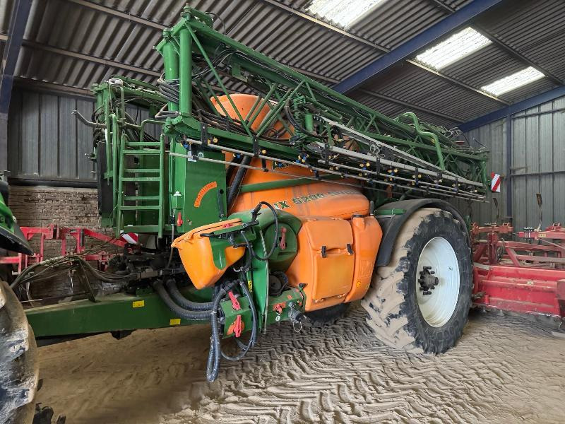 AMAZONE UX5200 - Järelveetav pritsija: pilt 1 AMAZONE UX5200 - Järelveetav pritsija: pilt 1