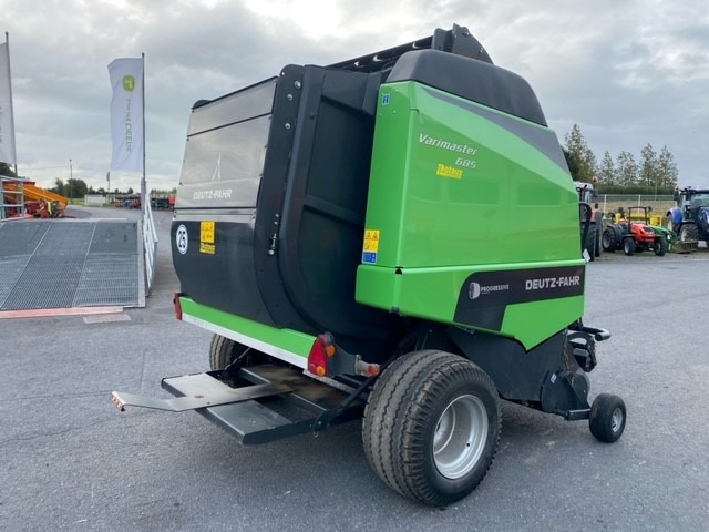 DEUTZ VARIMASTER 685 - Heinapress, ümmargune: pilt 3 DEUTZ VARIMASTER 685 - Heinapress, ümmargune: pilt 3