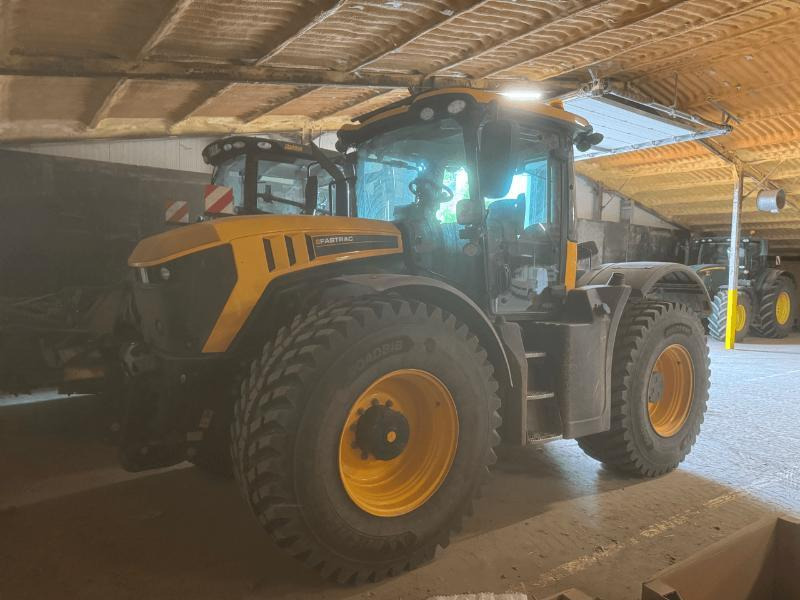 JCB FASTRAC 4220 - Traktor: pilt 1 JCB FASTRAC 4220 - Traktor: pilt 1