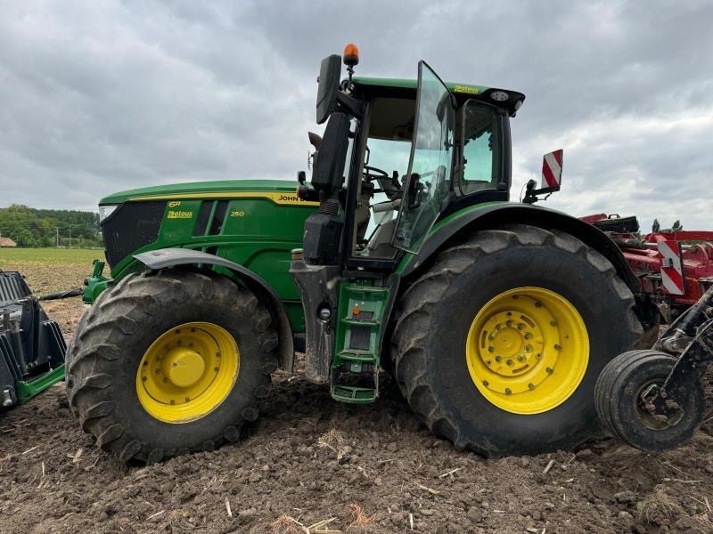 JOHN DEERE 6R250 - Traktor: pilt 2 JOHN DEERE 6R250 - Traktor: pilt 2