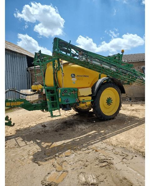 JOHN DEERE M740i - Järelveetav pritsija: pilt 1 JOHN DEERE M740i - Järelveetav pritsija: pilt 1