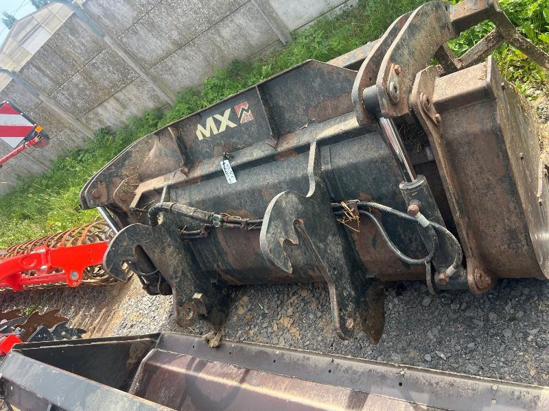 MAILLEUX BMSA245HT - Laaduri kopp - Traktor: pilt 2 MAILLEUX BMSA245HT - Laaduri kopp - Traktor: pilt 2