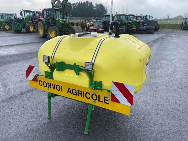 PULVEJUST ECO 1500 LITRES - Traktorilt tõusev pritsija: pilt 1 PULVEJUST ECO 1500 LITRES - Traktorilt tõusev pritsija: pilt 1