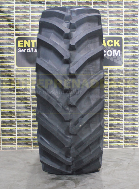 Trelleborg TM 800 600/65R38: Radial Tires for Modern Agricultural Tractors - Rehv - Traktor: pilt 3 Trelleborg TM 800 600/65R38: Radial Tires for Modern Agricultural Tractors - Rehv - Traktor: pilt 3