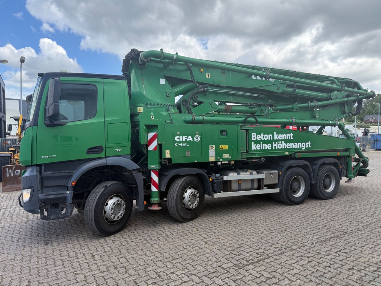 Mercedes-Benz Mercedes 32.40 CIFA K 42 L Betonpumpe - Betoonipump: pilt 2 Mercedes-Benz Mercedes 32.40 CIFA K 42 L Betonpumpe - Betoonipump: pilt 2