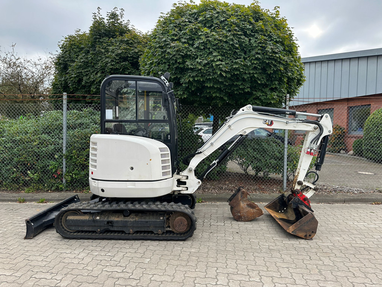 CAT 302.7 DCR Mini excavator, 2 Buckets, TOP !!! - Miniekskavaator: pilt 5 CAT 302.7 DCR Mini excavator, 2 Buckets, TOP !!! - Miniekskavaator: pilt 5