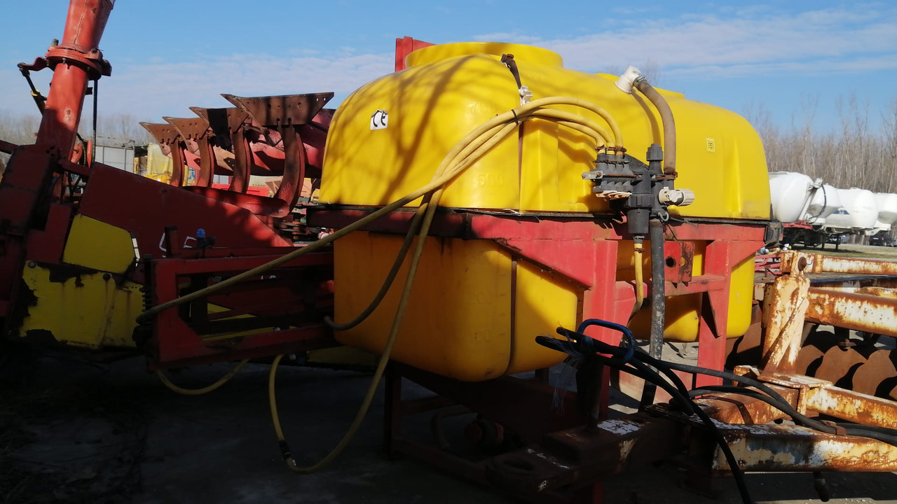 Herbicide Worn /Sprayer 800 l 12m - Traktorilt tõusev pritsija: pilt 4 Herbicide Worn /Sprayer 800 l 12m - Traktorilt tõusev pritsija: pilt 4