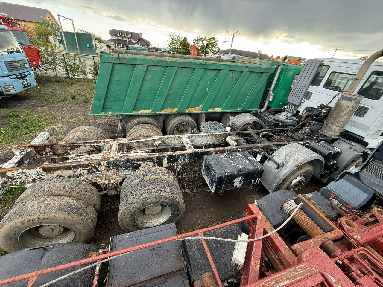 IVECO TRAKKER CHASSIS - Kabiinišassiiga veoauto: pilt 3 IVECO TRAKKER CHASSIS - Kabiinišassiiga veoauto: pilt 3