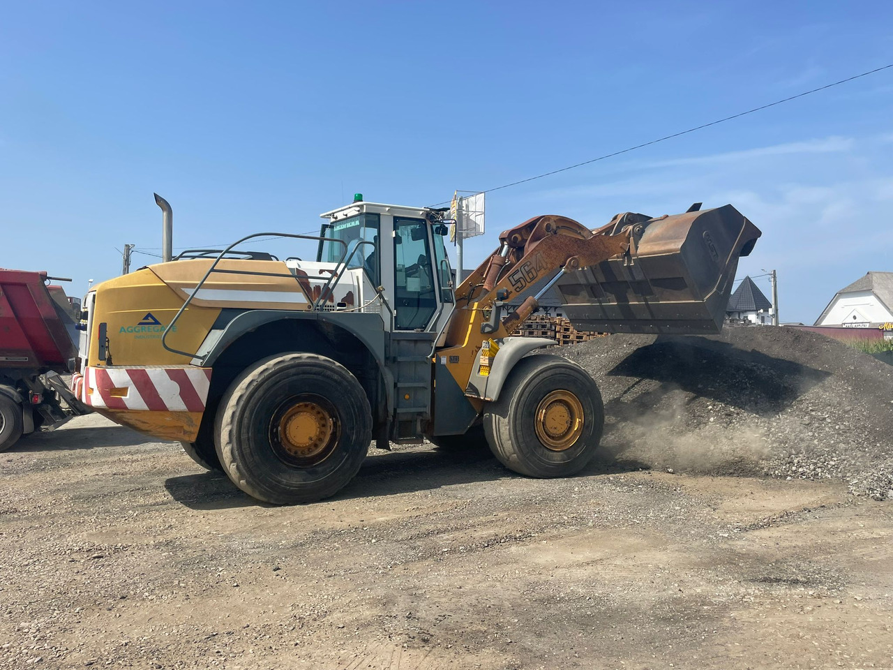 LIEBHERR 564 FRONT LOADER - Rataslaadur: pilt 3 LIEBHERR 564 FRONT LOADER - Rataslaadur: pilt 3
