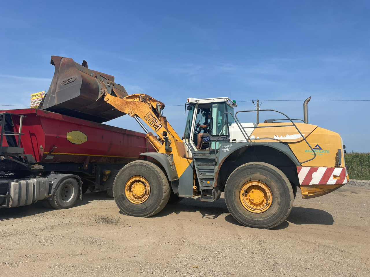 LIEBHERR 564 FRONT LOADER - Rataslaadur: pilt 4 LIEBHERR 564 FRONT LOADER - Rataslaadur: pilt 4