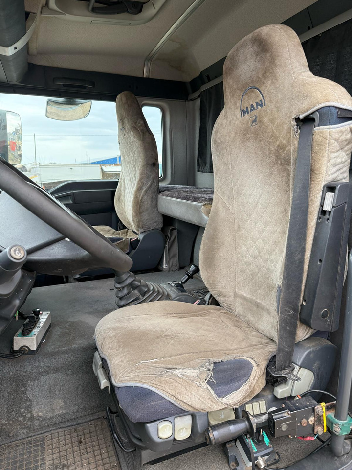 Interior photo 2: Veoauto - kaablisüsteem MAN TGA 440 8X2 CAR CHASSIS