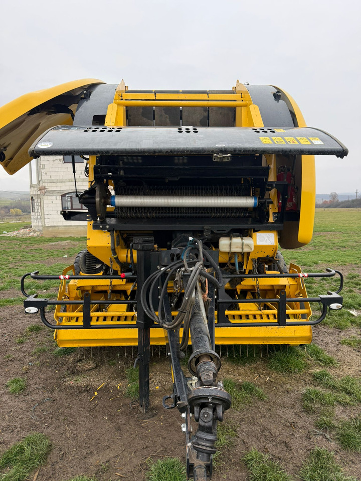 New Holland Roll-Belt 180 Baler - Heinapress, ümmargune: pilt 2 New Holland Roll-Belt 180 Baler - Heinapress, ümmargune: pilt 2