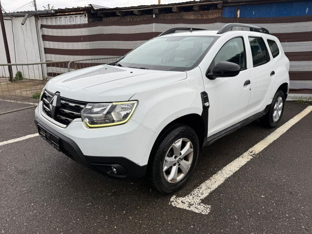 RENAULT DUSTER 4X4 - Maastur: pilt 3 RENAULT DUSTER 4X4 - Maastur: pilt 3