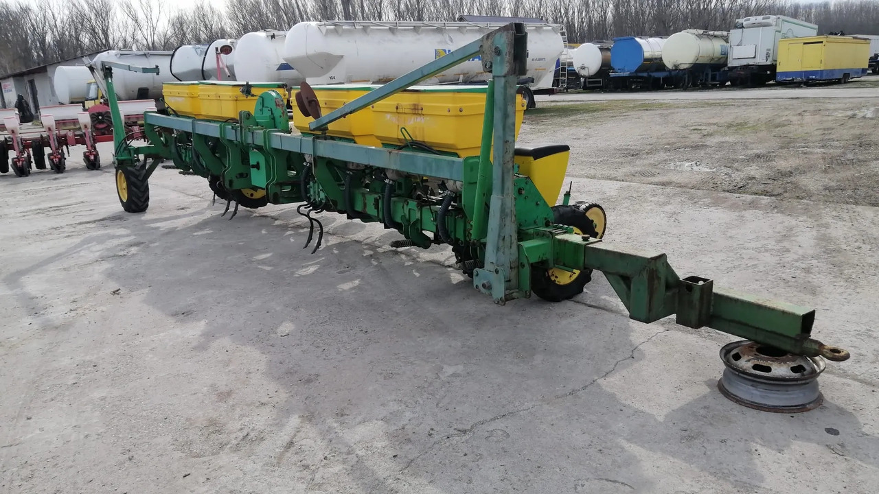 SFOGGIA GAMA PLUS 12/9m/12 Rows Seeding Machine - Täppiskülvimasin: pilt 3 SFOGGIA GAMA PLUS 12/9m/12 Rows Seeding Machine - Täppiskülvimasin: pilt 3