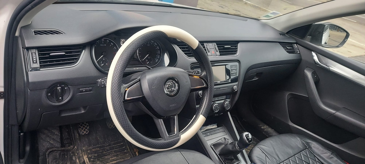 SKODA OCTAVIA - Sedaan: pilt 2 SKODA OCTAVIA - Sedaan: pilt 2