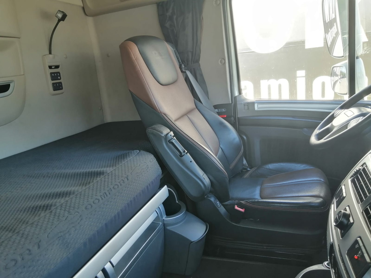 Sadulveok DAF XF 106.480 Super Space Cab: pilt 8