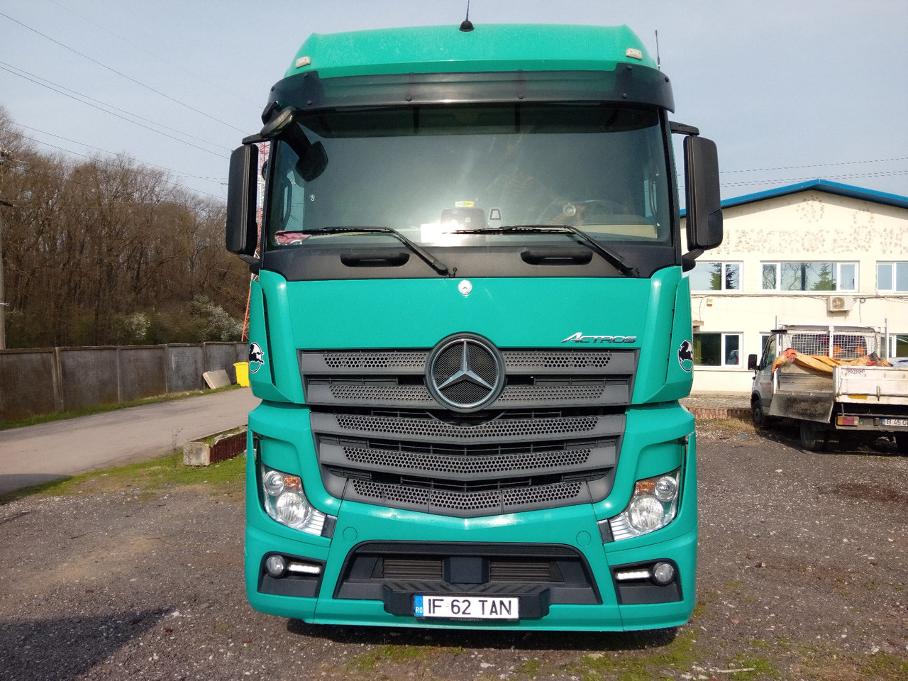 Mercedes-Benz Actros 18.45 - Sadulveok: pilt 2 Mercedes-Benz Actros 18.45 - Sadulveok: pilt 2