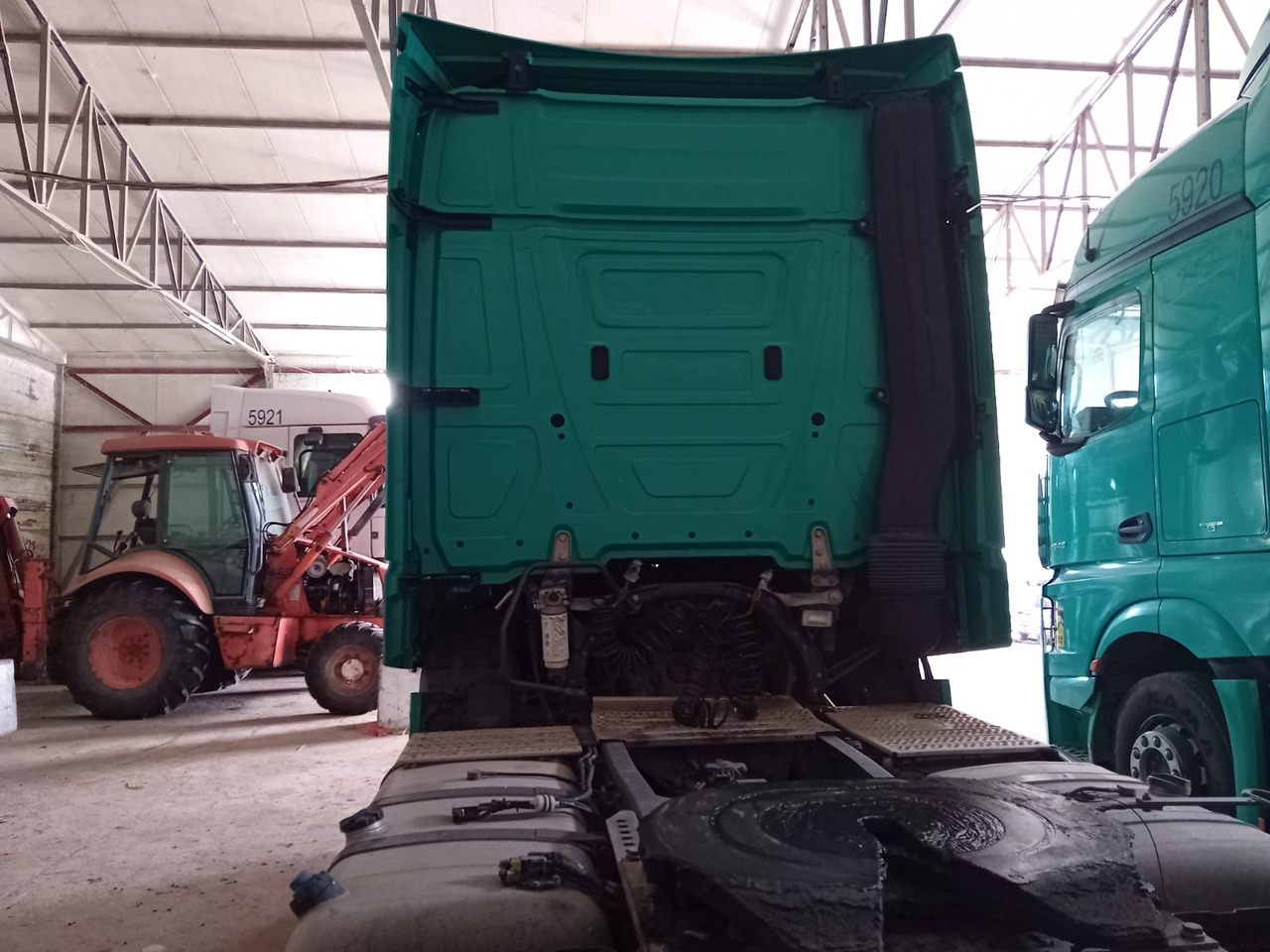 Mercedes-Benz Actros 18.45 - Sadulveok: pilt 5 Mercedes-Benz Actros 18.45 - Sadulveok: pilt 5