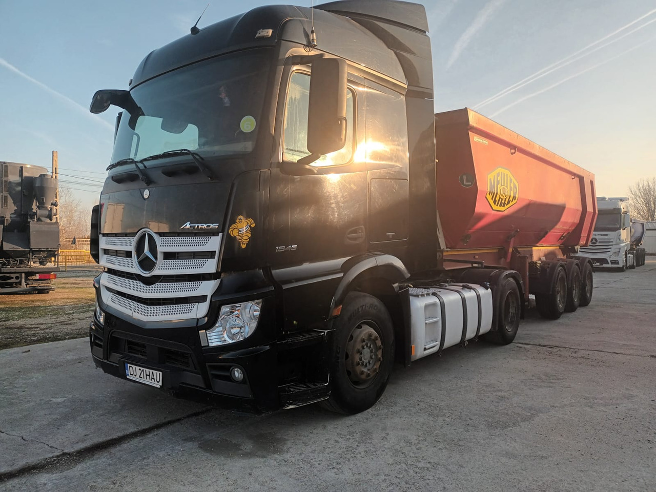 Tractor Head Mercedes-Benz Actros (2014) + Semi-trailer Tipper Meiller – Kipper (2004) - Sadulveok: pilt 1 Tractor Head Mercedes-Benz Actros (2014) + Semi-trailer Tipper Meiller – Kipper (2004) - Sadulveok: pilt 1