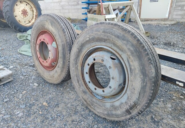 11R22.5 Kuorma-auton renkaat - 2kpl - Rehv - Veoauto: pilt 1 11R22.5 Kuorma-auton renkaat - 2kpl - Rehv - Veoauto: pilt 1