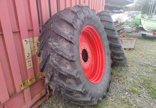 Fendt Takarenkaat 650/65R42 vanteineen - Rehv - Traktor: pilt 3 Fendt Takarenkaat 650/65R42 vanteineen - Rehv - Traktor: pilt 3