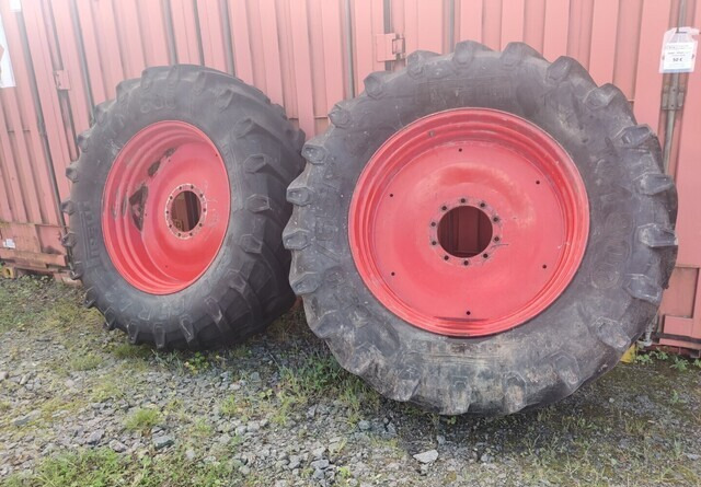 Fendt Takarenkaat 650/65R42 vanteineen - Rehv - Traktor: pilt 2 Fendt Takarenkaat 650/65R42 vanteineen - Rehv - Traktor: pilt 2
