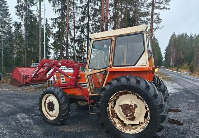 Fiat 780DT etukuormaajalla - Traktor: pilt 2 Fiat 780DT etukuormaajalla - Traktor: pilt 2