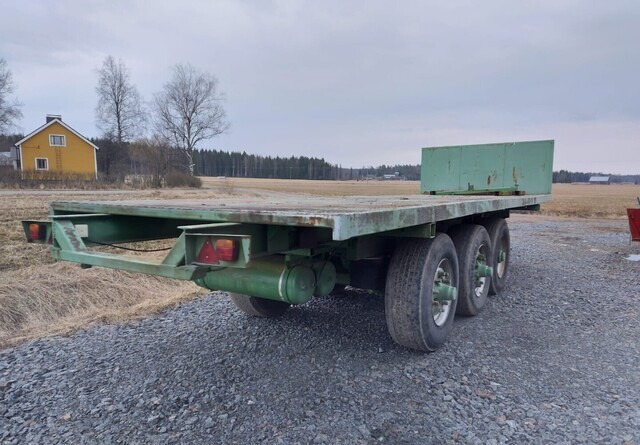 Jalkalavakärry 3-akselinen ilma-alustainen. - Platvormhaagis/ Madelhaagis: pilt 3 Jalkalavakärry 3-akselinen ilma-alustainen. - Platvormhaagis/ Madelhaagis: pilt 3