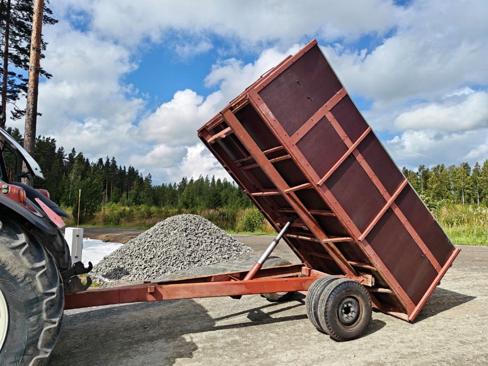 Kippikärry 1-akselinen - n. 93 HL Siisti ja näppärä - Katso video! - Põllutöö tõstuk-järelhaagis/ Kallur: pilt 1 Kippikärry 1-akselinen - n. 93 HL Siisti ja näppärä - Katso video! - Põllutöö tõstuk-järelhaagis/ Kallur: pilt 1